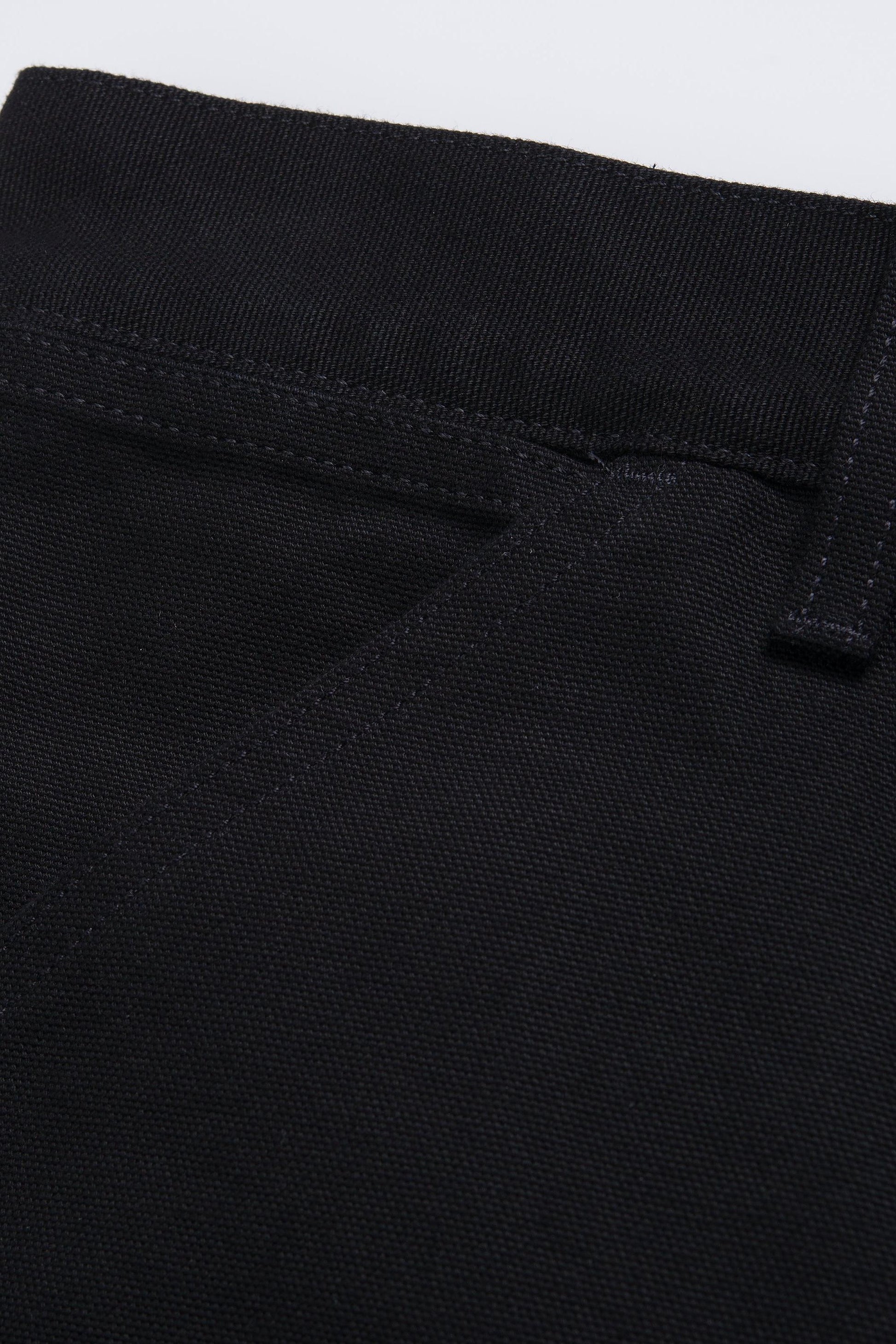 Single Knee Short Black (Rinsed)